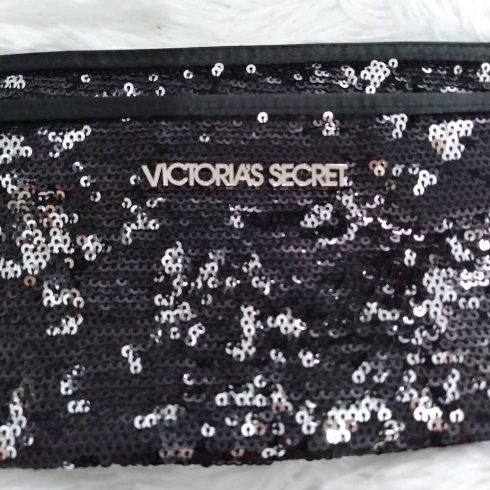 NWOT Victoria's Secret Black Sequined Clutch - Picture 2 of 7
